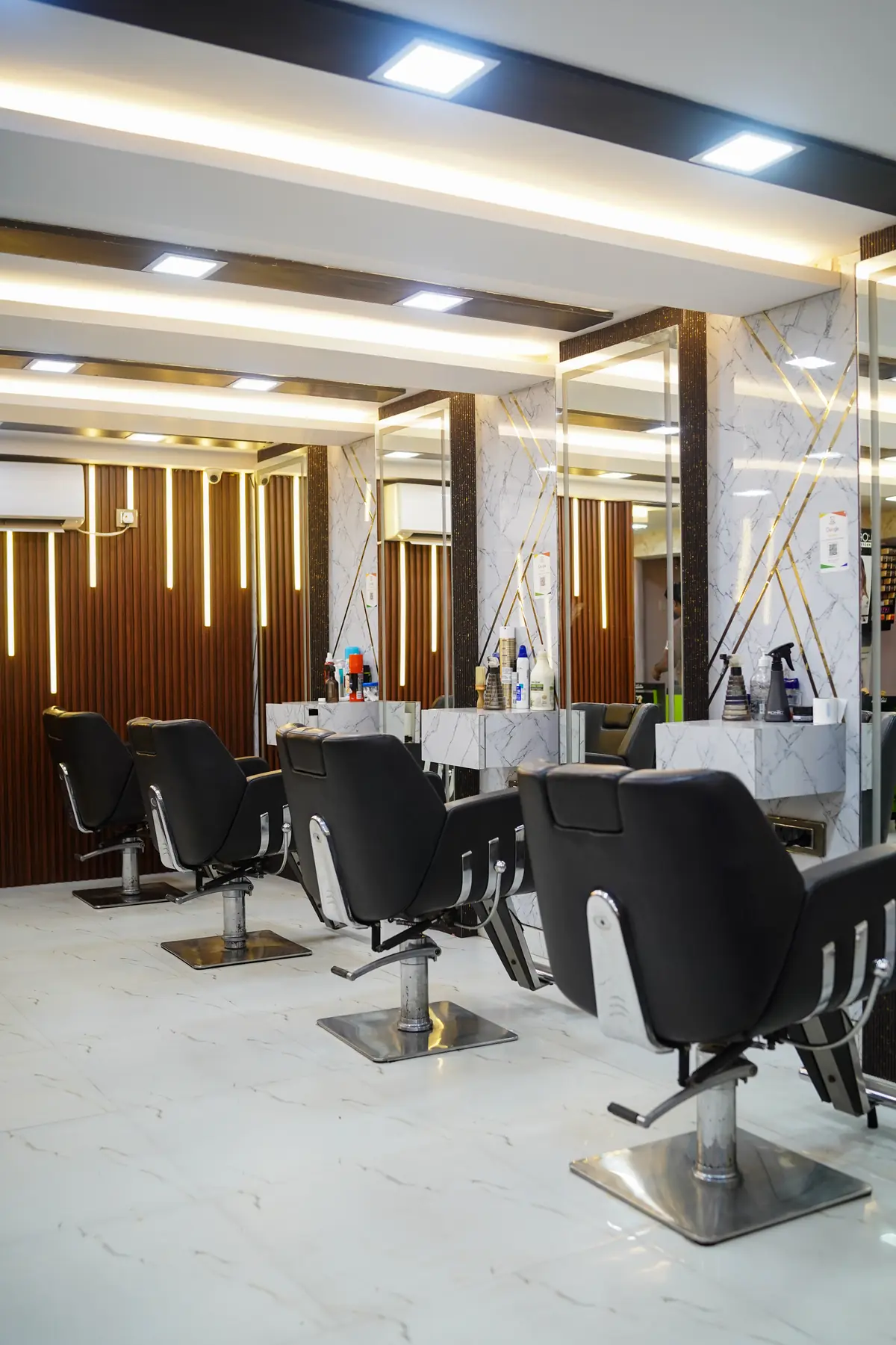 Styling stations at L7 Salon Kolkata